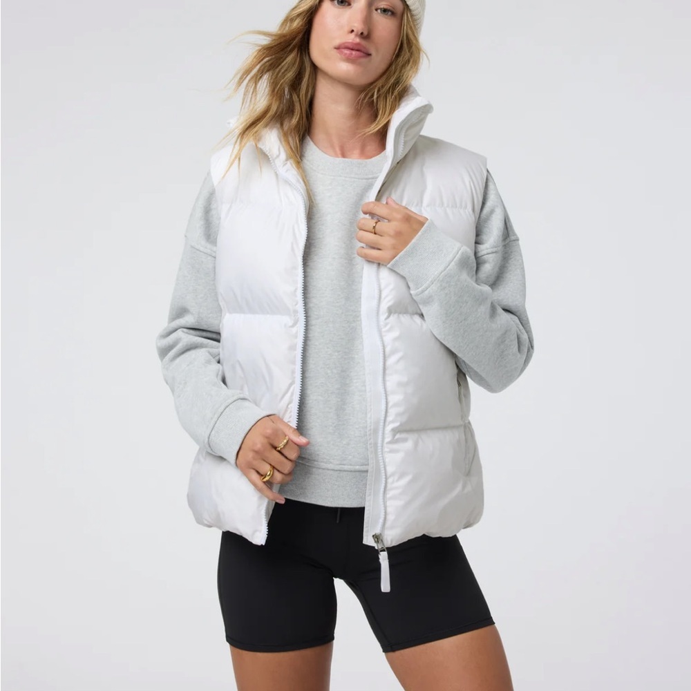Vuori White Hillside Down Puffer Vest, new with tags